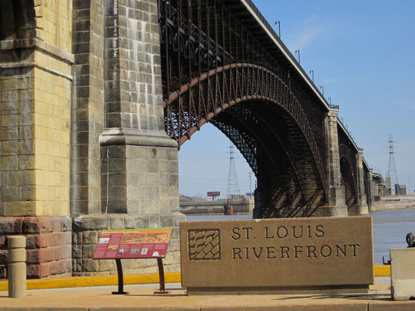 Lacledes-Landing-Architecture-Eads-Bridge-002.jpg - 73.26 kB