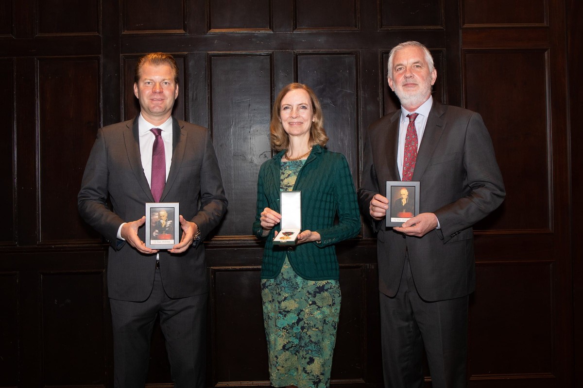 Liza Forshaw receiving the Hungarian Gold Cross of Merit